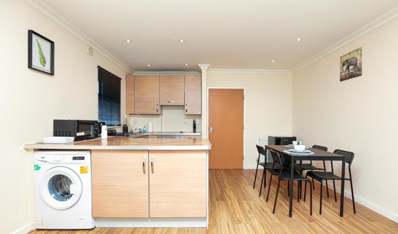Surespring Apartment Erith Экстерьер фото