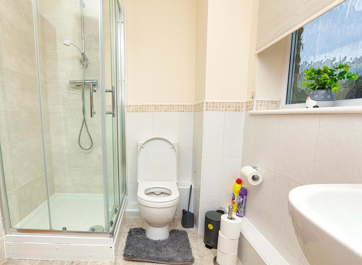 Surespring Apartment Erith Экстерьер фото